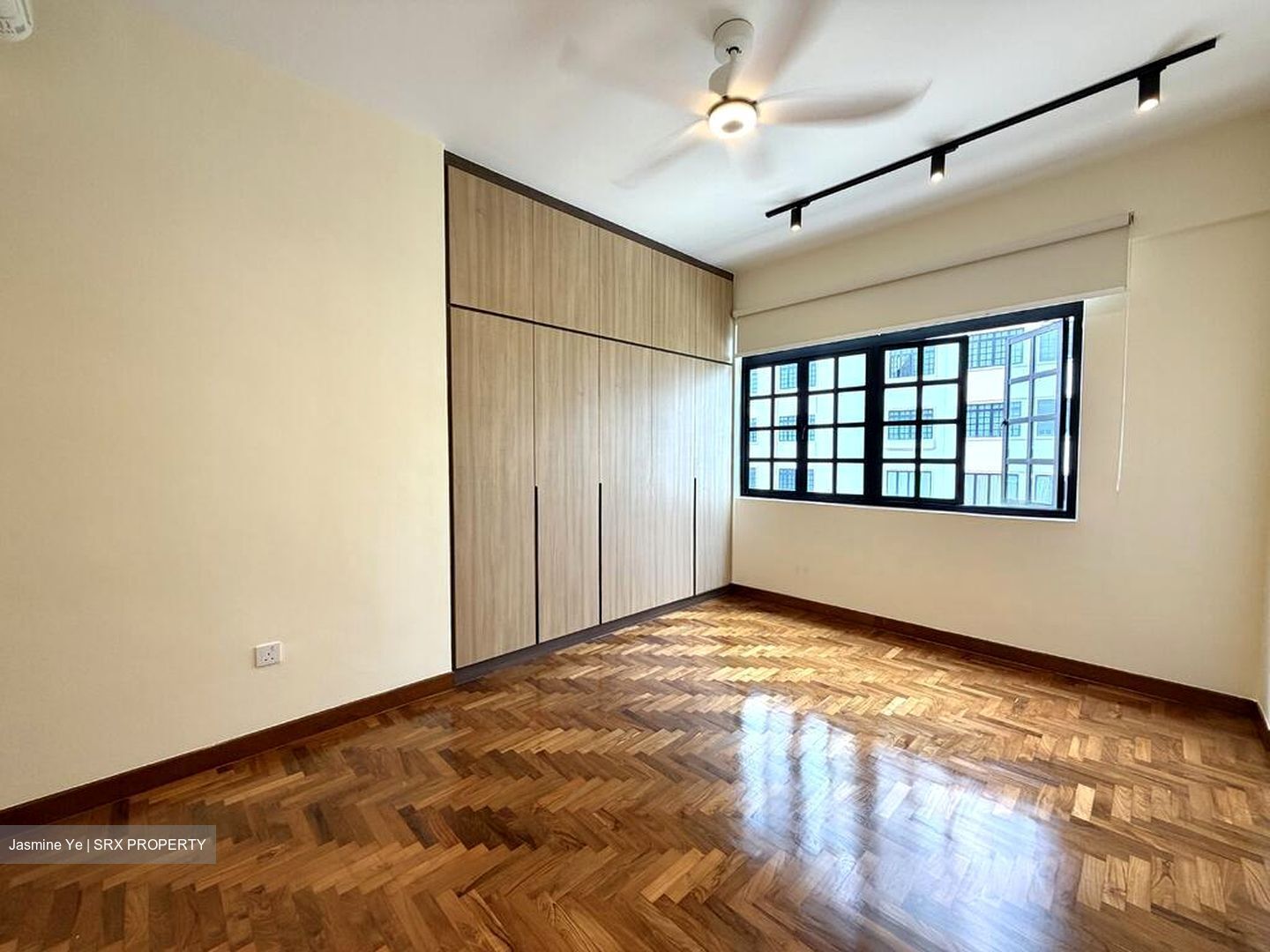 Park East (D15), Condominium #503425181